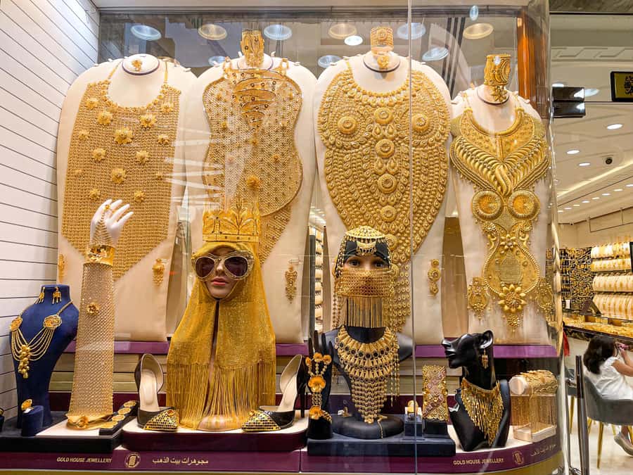 walking tour in old dubai, souks, abra boat, old town - Spice Souk: scents, samples, and practical shopping
