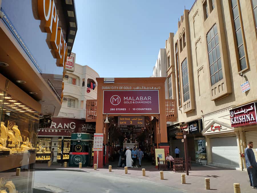 walking tour in old dubai, souks, abra boat, old town - Who should book this Old Dubai walk?