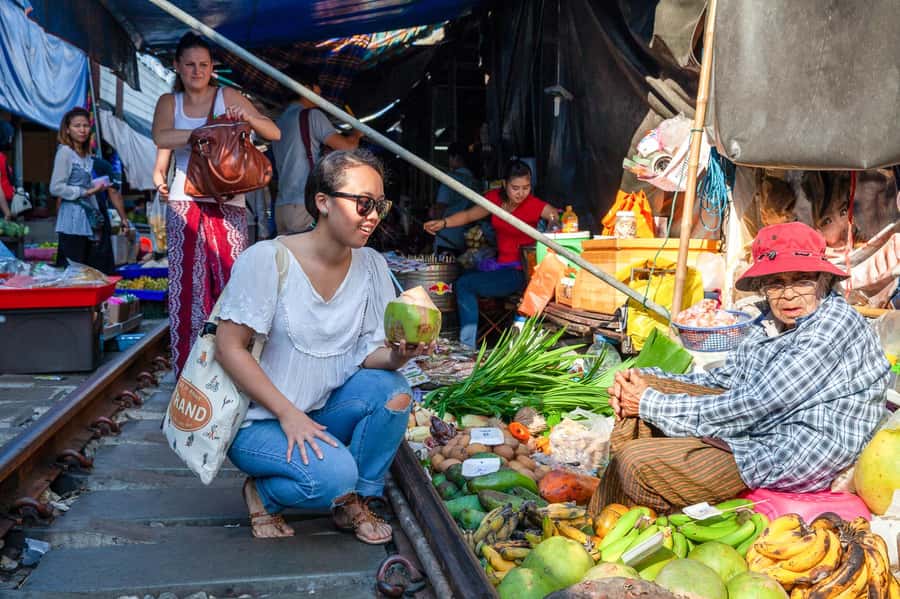 Weekend Amphawa Floating Market & Train Market Private Tour - Key points to know before you go