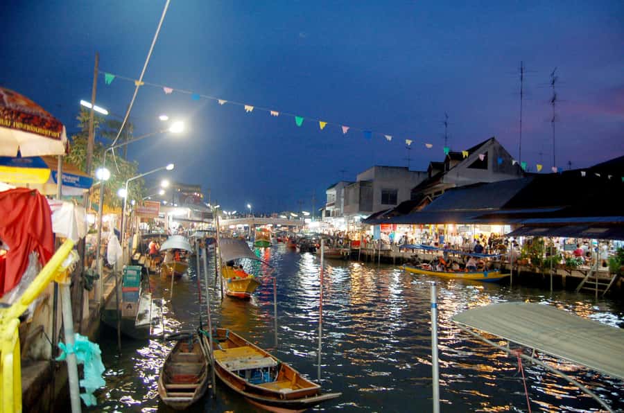 Weekend Amphawa Floating Market & Train Market Private Tour - Maeklong Railway Market: 40 minutes beside the tracks
