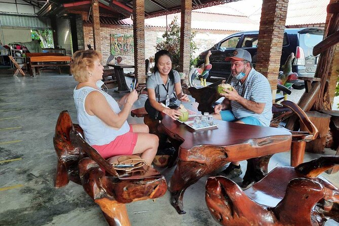 Wheelchair & Luxury Tour to Floating & Railway Markets - The guide can shape the whole day