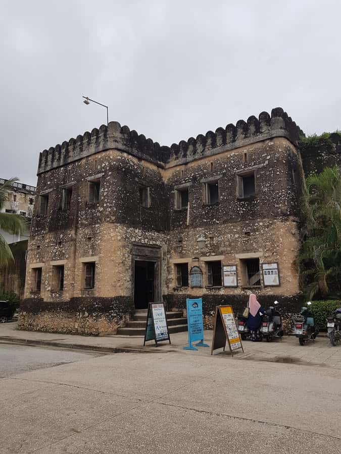 Zanzibar: 3 Hours Private Stone Town walking Tour with Guide - Why a guide helps in Stone Town